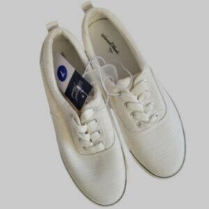 🆕️Universal Threads White/Molly Padded Ankle Collar Canvas Deck Shoes
